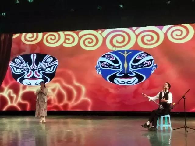 当家庭条件不太允许时，是否还要坚持自己想做的事游戏画面